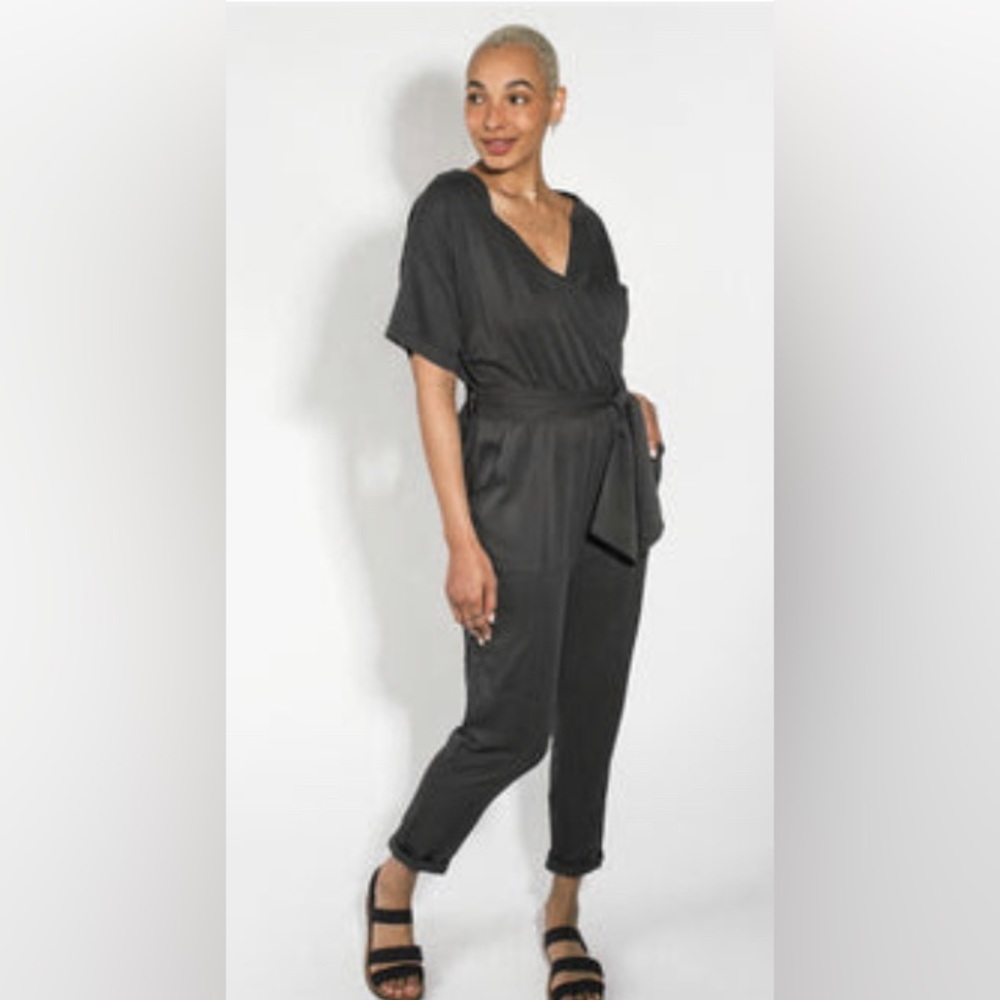Very dark grey short-sleeved jumpsuit